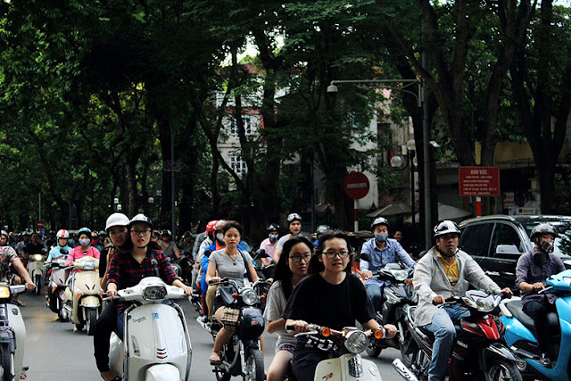 Tráfico de motos en Hanoi, Vacaciones Vietnam
