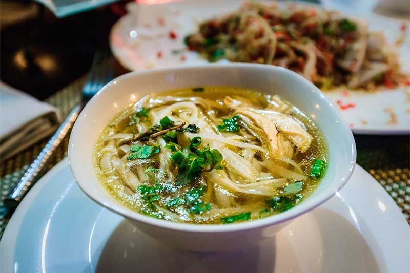 Pho de pollo en Vietnam