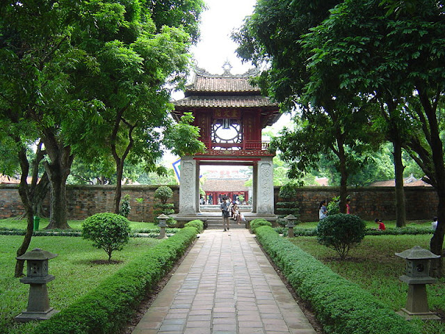 Templo Literatura Hanoi, Vacaciones Vietnam