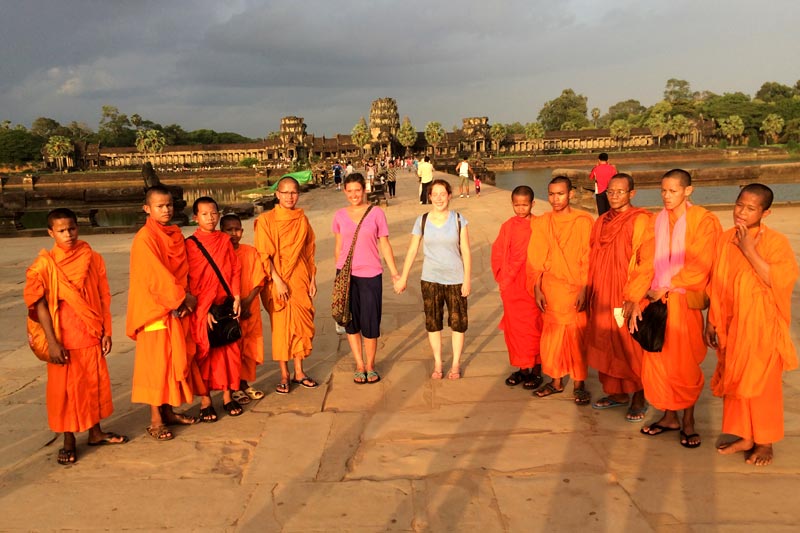 Monges com os turistas - Descobrir Camboja