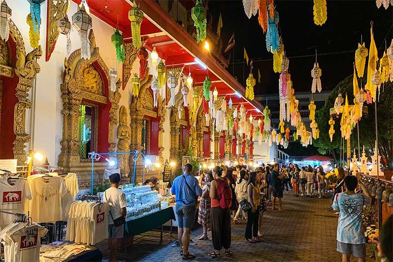 Mercado de Rua de Passeio, Chiang Mai 